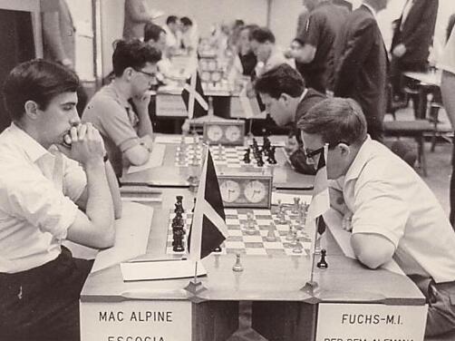 Schacholympiade 1966 in Havanna: Kenneth McAlpine gegen IM Reinhart Fuchs
